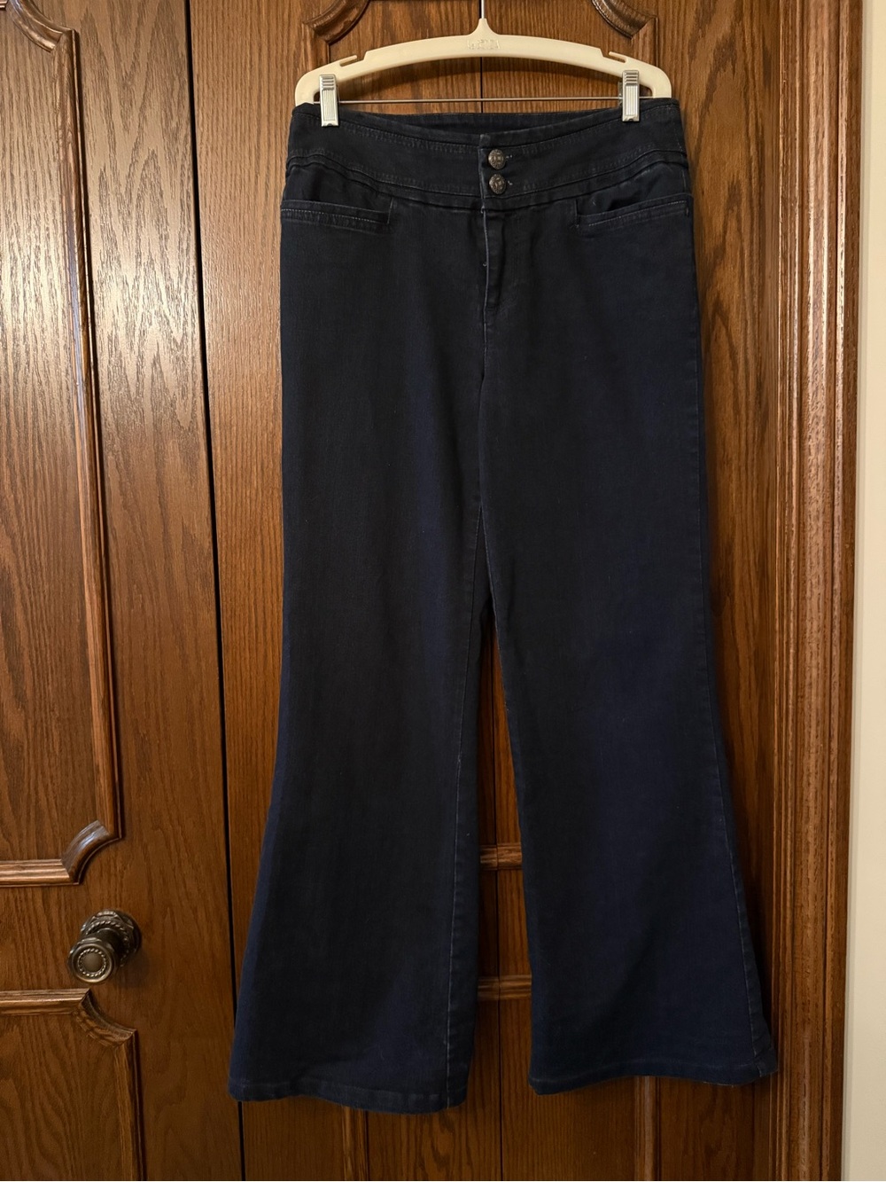 Le Chateau Women's Navy Wide-Leg Jeans size 31